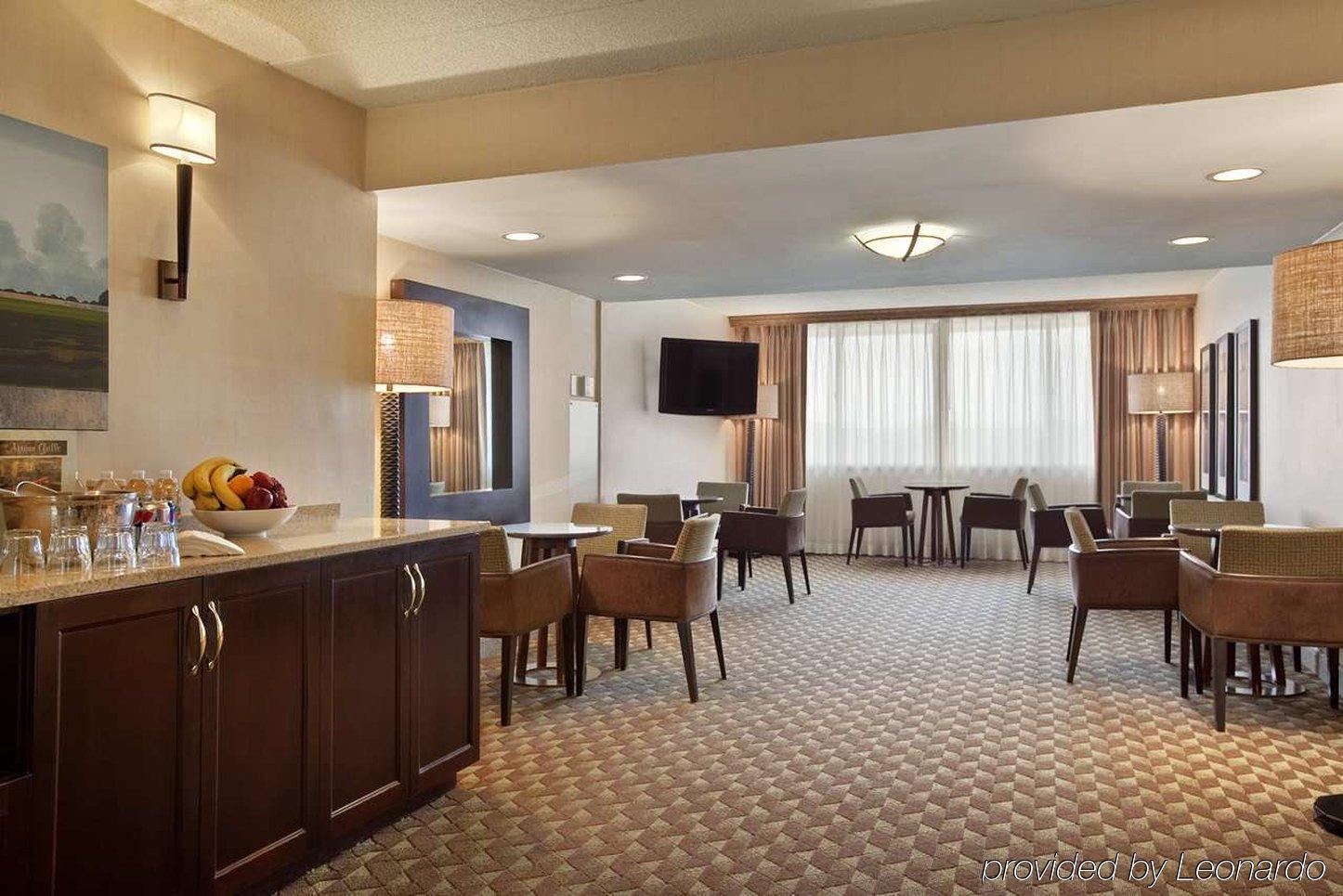 Embassy Suites By Hilton Columbus Restaurant billede