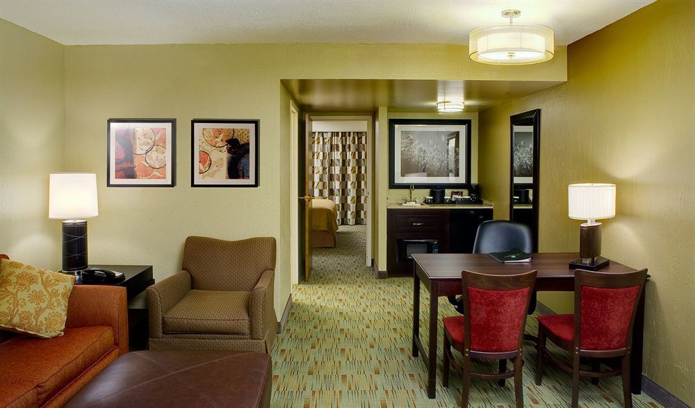 Embassy Suites By Hilton Columbus Værelse billede